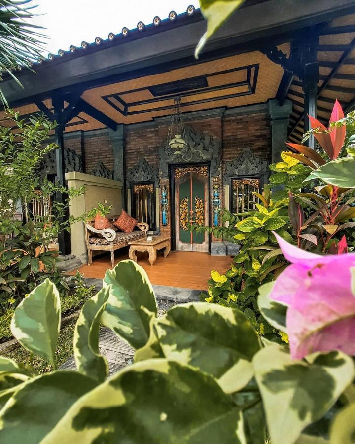 Отель Tirta Sari Bungalow Пемутеран Экстерьер фото